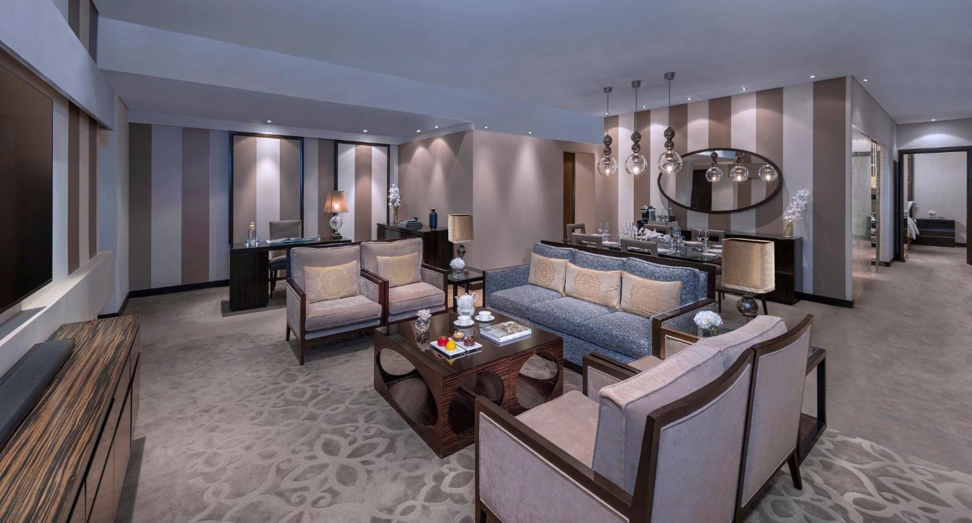 Mandarin Oriental Al Faisaliah, Ριάντ Εξωτερικό φωτογραφία The Club Lounge at the Conrad Hong Kong
